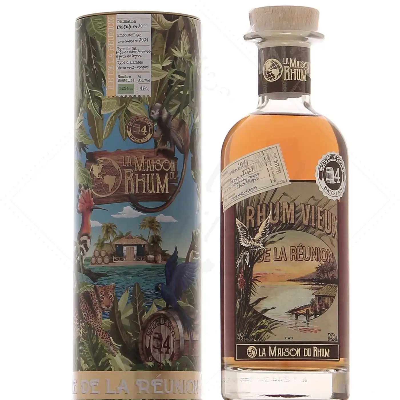 Image of the front of the bottle of the rum La Maison du Rhum #4