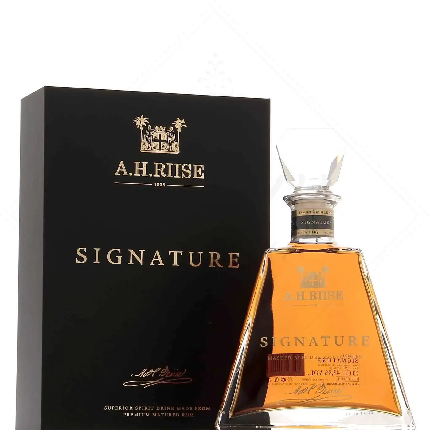 Image of the front of the bottle of the rum Signature