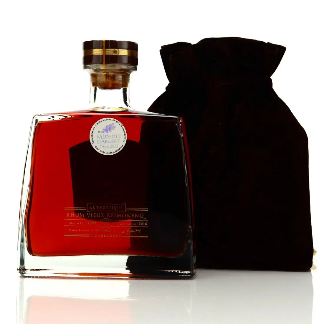 High resolution image of the bottle