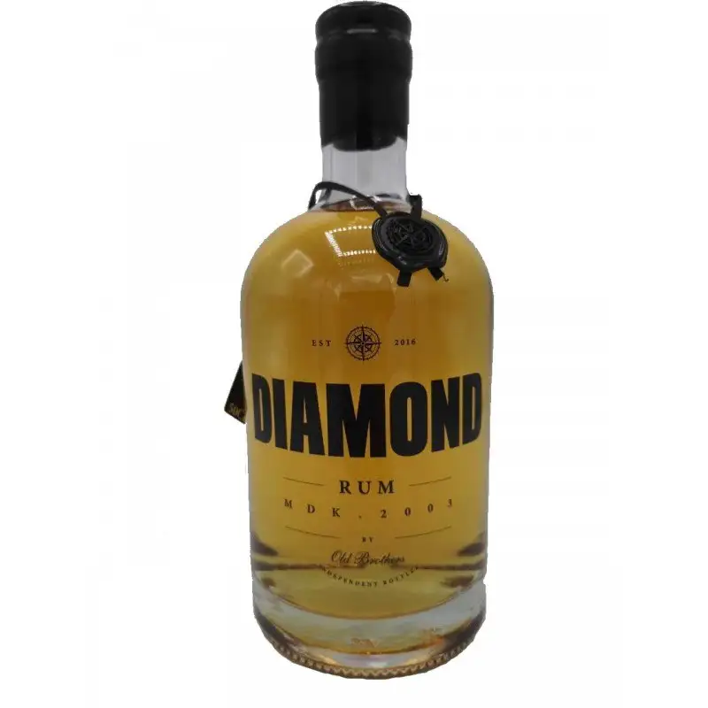 Image of the front of the bottle of the rum Diamond Rum