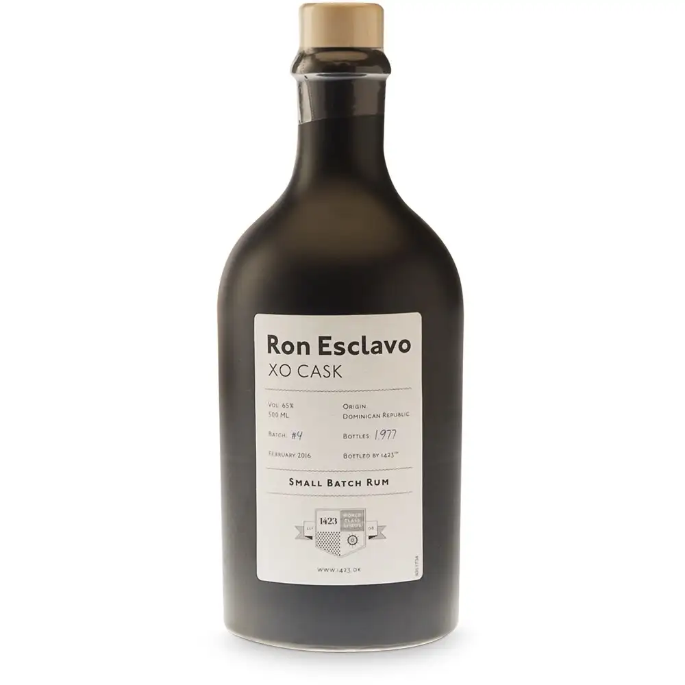 Image of the front of the bottle of the rum Ron Esclavo XO Cask
