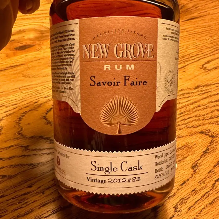 Image of the front of the bottle of the rum New Grove Savoir-Faire (Malt Whisky CH)