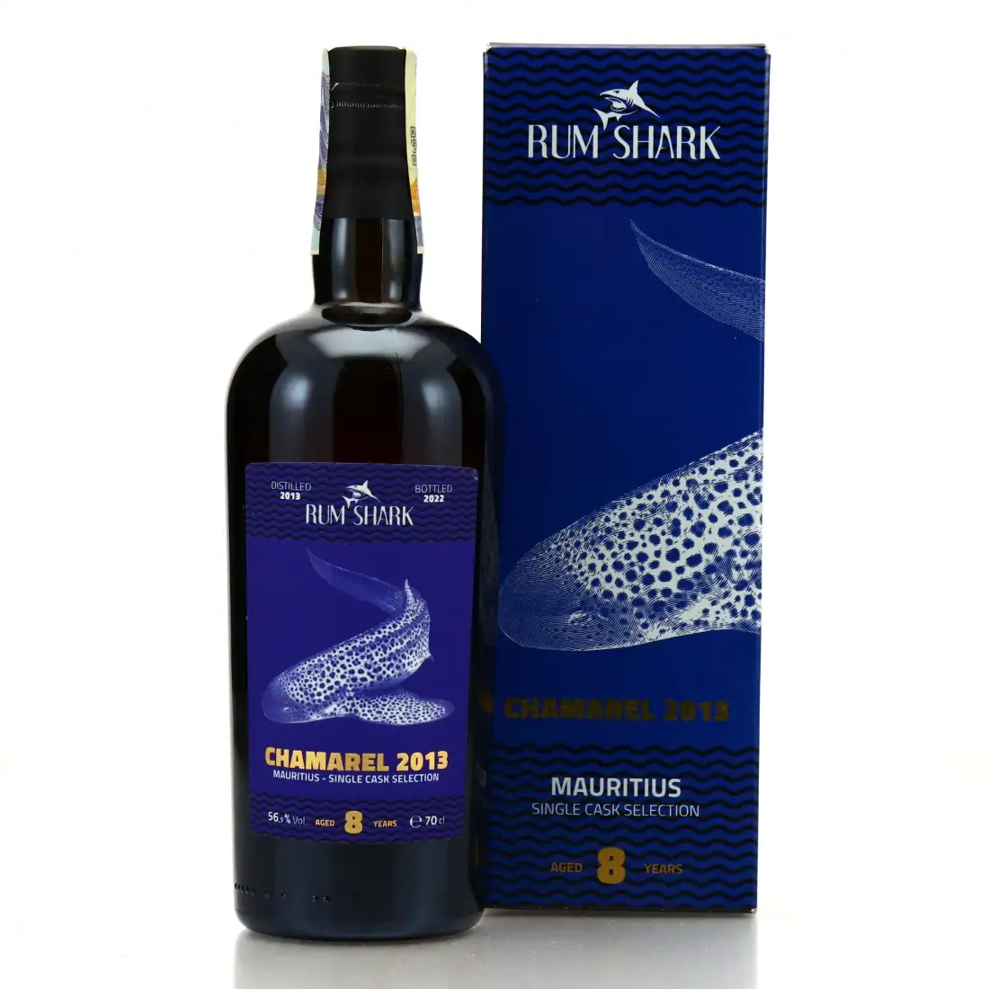 Image of the front of the bottle of the rum Chamarel 2013