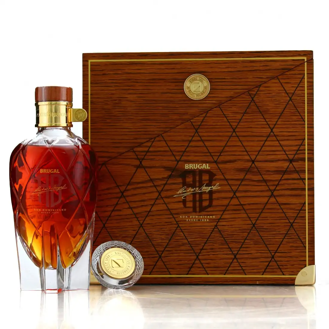 Image of the front of the bottle of the rumAB Andreas Brugal