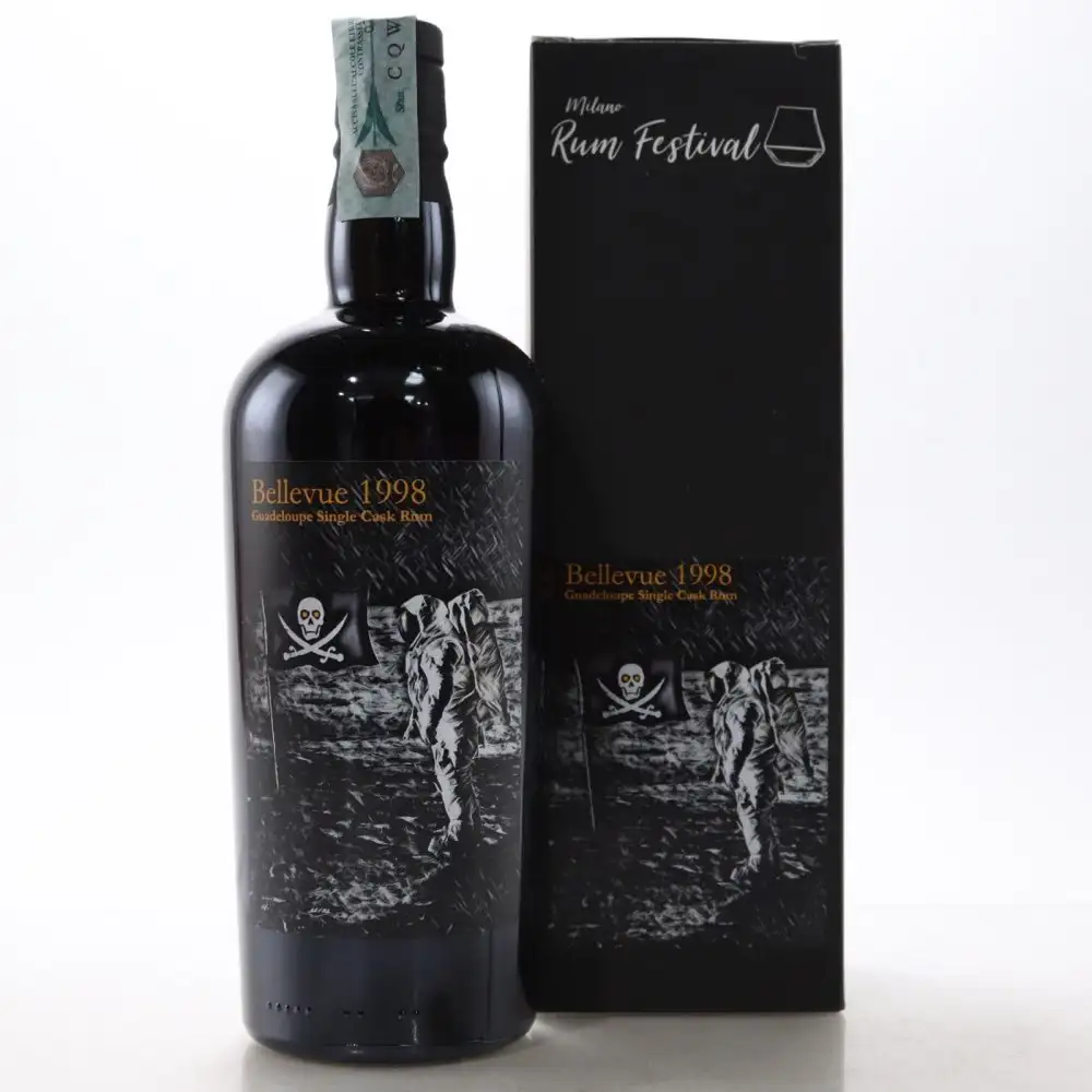 Image of the front of the bottle of the rum 1998