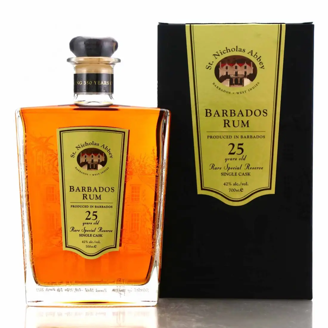 Image of the front of the bottle of the rum25 Years old