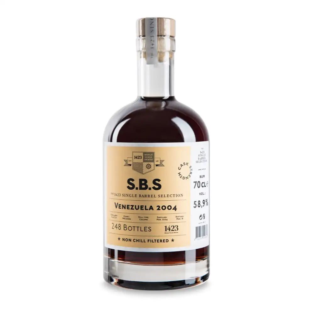 Image of the front of the bottle of the rum S.B.S Venezuela