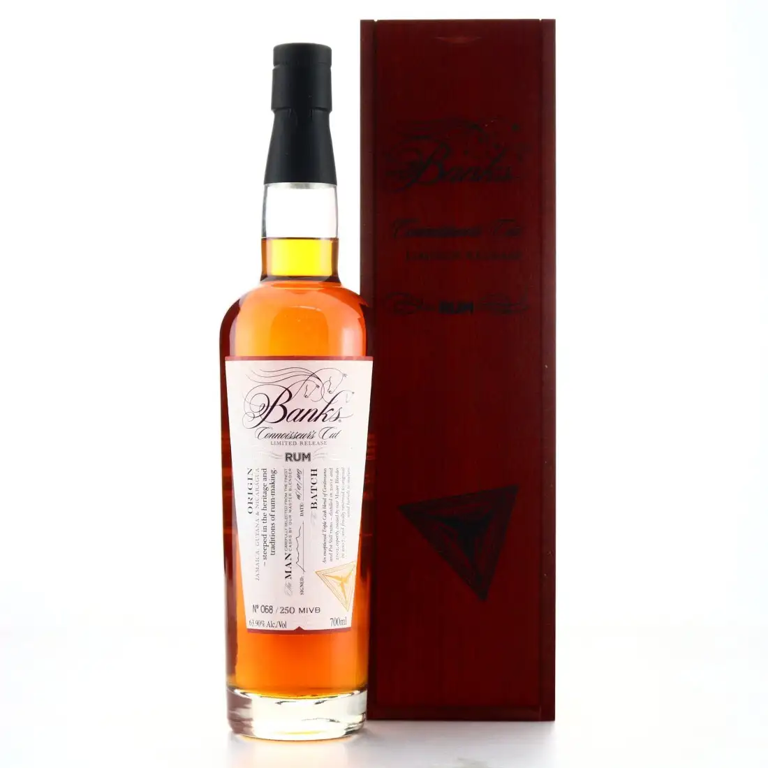 Image of the front of the bottle of the rum Connoisseur‘s Cut MIVB