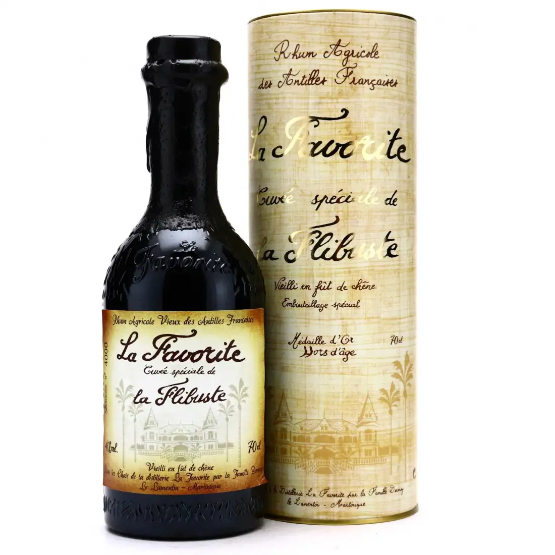 Image of the front of the bottle of the rum La Flibuste