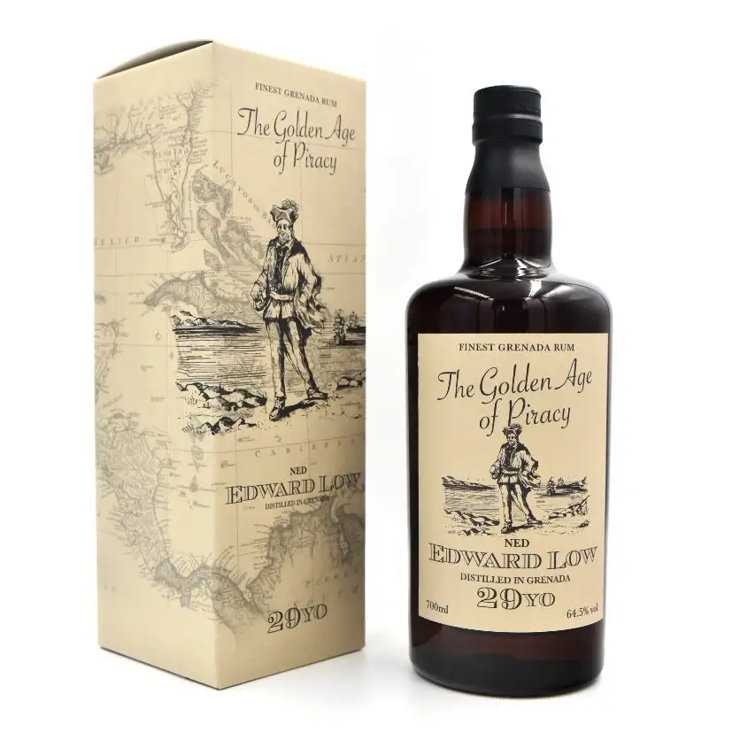 Image of the front of the bottle of the rum The Golden Age of Piracy Edward Low