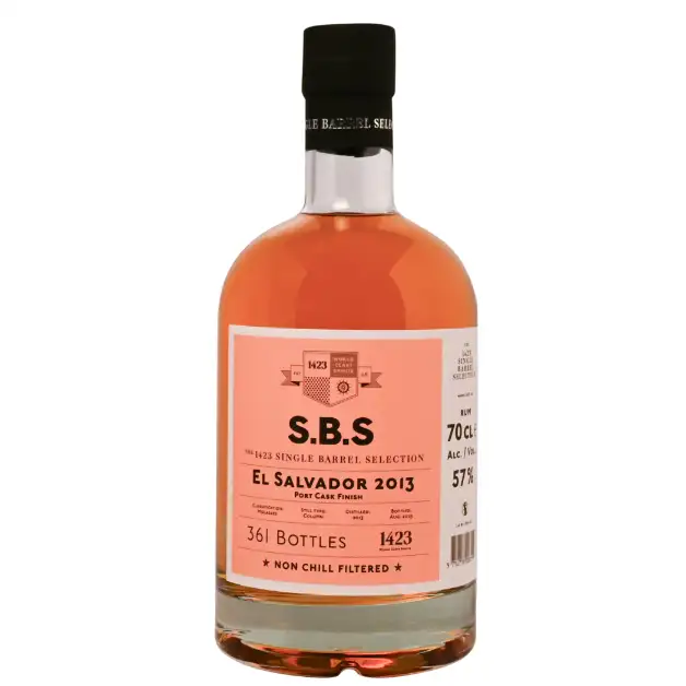 Image of the front of the bottle of the rumS.B.S El Salvador 2013