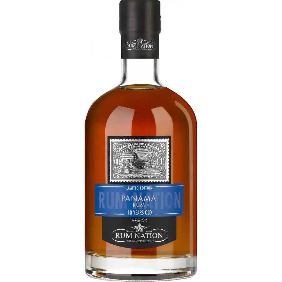 Image of the front of the bottle of the rum Panama 10 Years 2015
