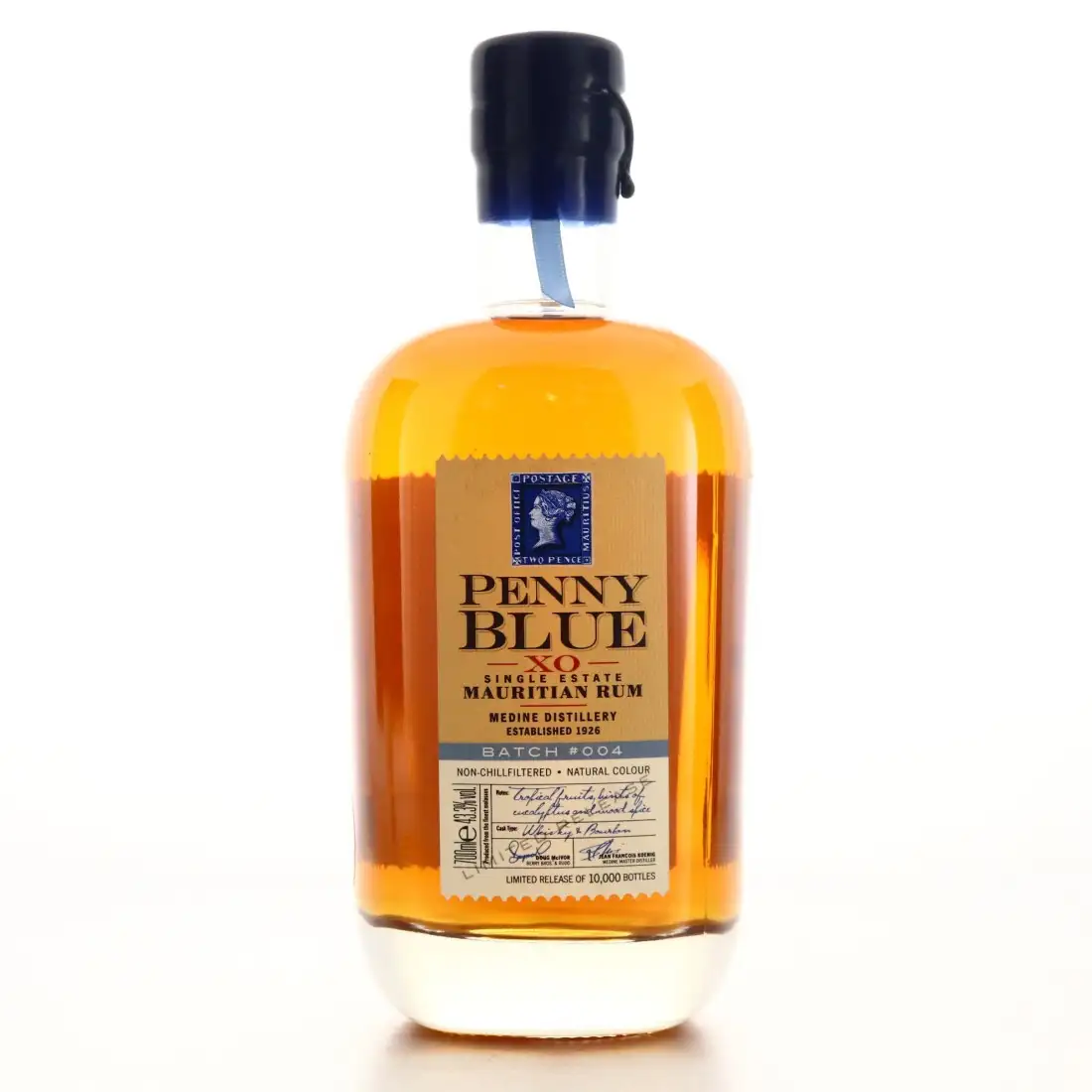 Image of the front of the bottle of the rum Penny Blue XO