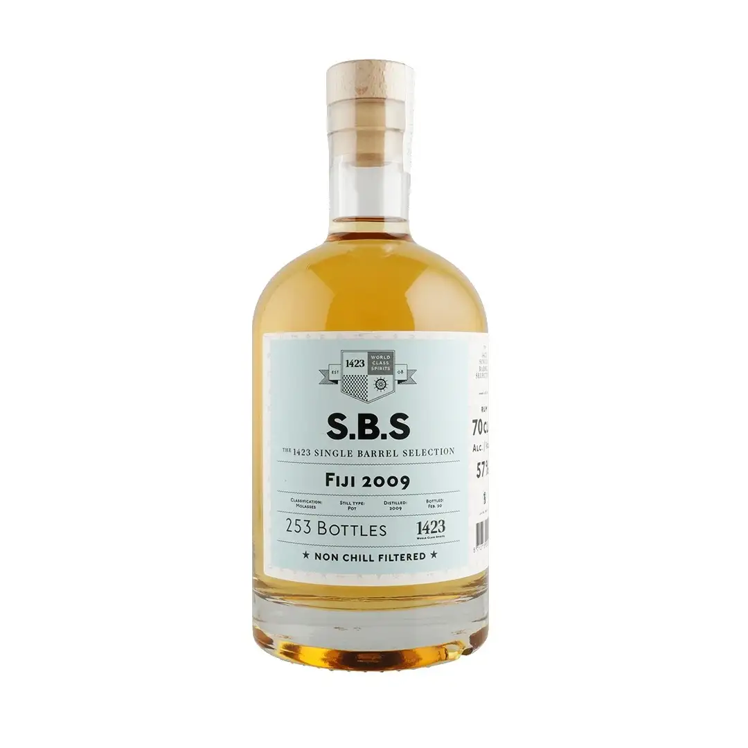 Image of the front of the bottle of the rum S.B.S Fiji