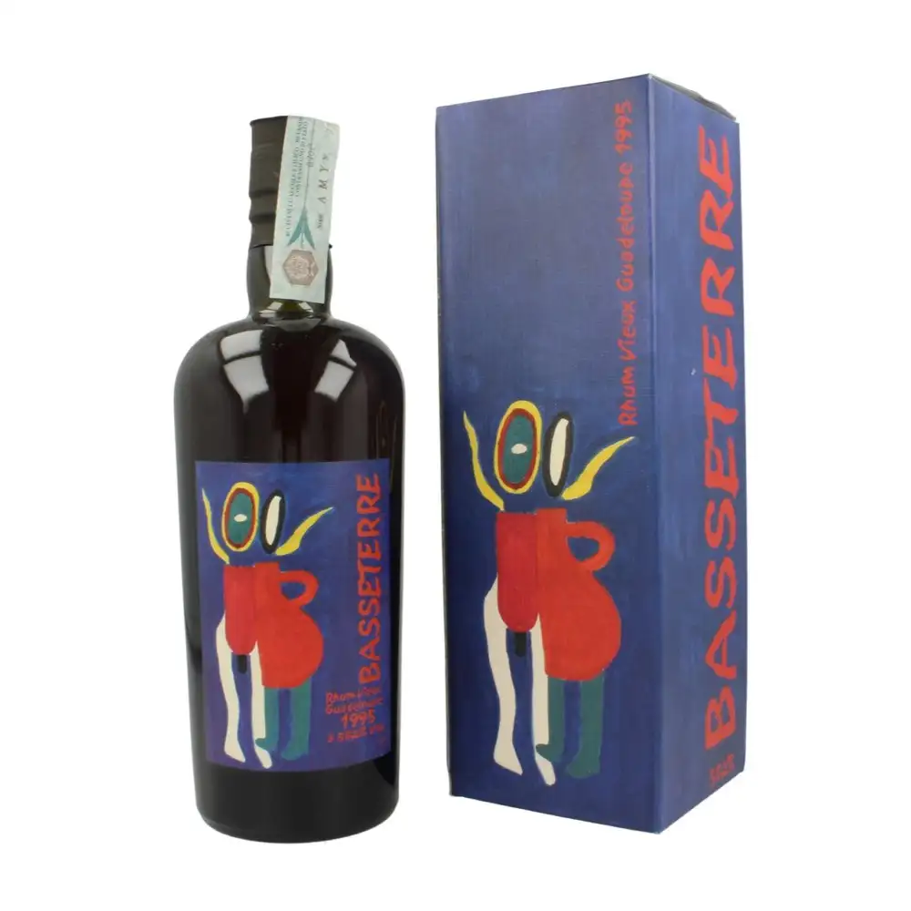 Image of the front of the bottle of the rumMontebello Basseterre