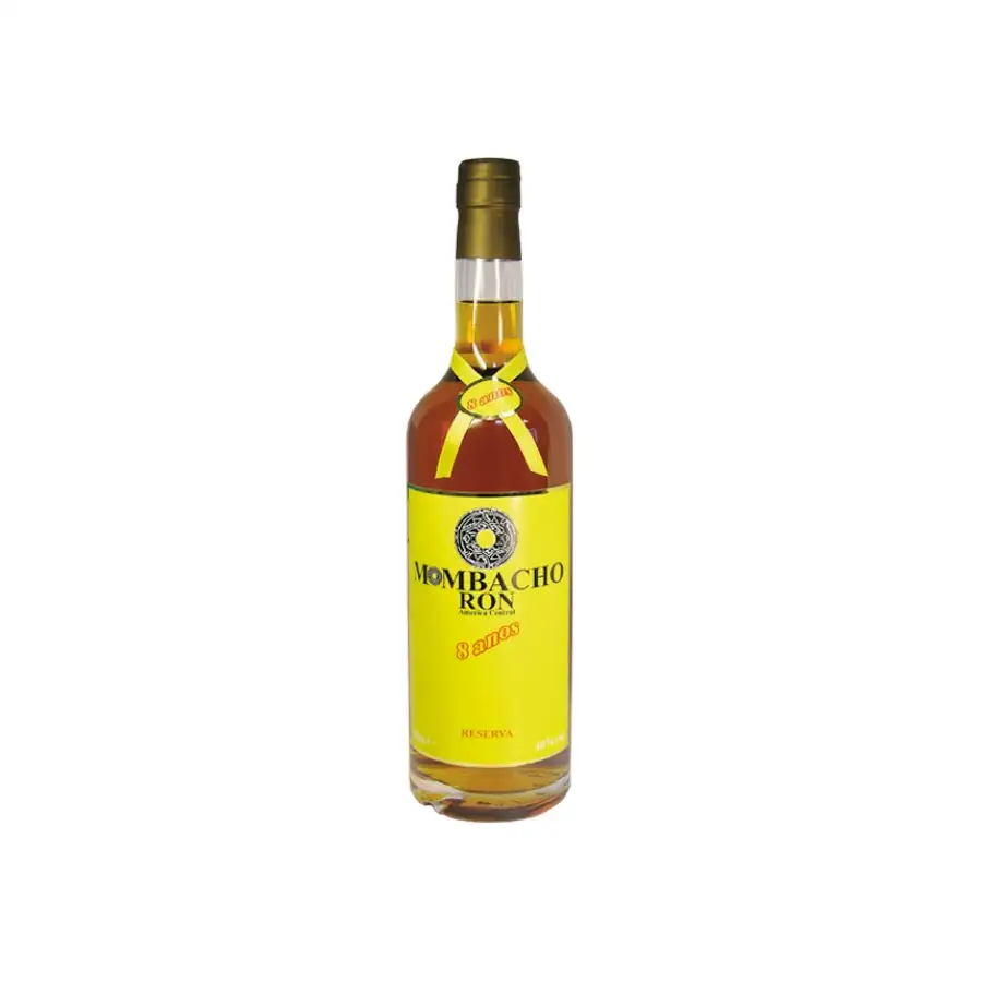 Image of the front of the bottle of the rum 8 anos