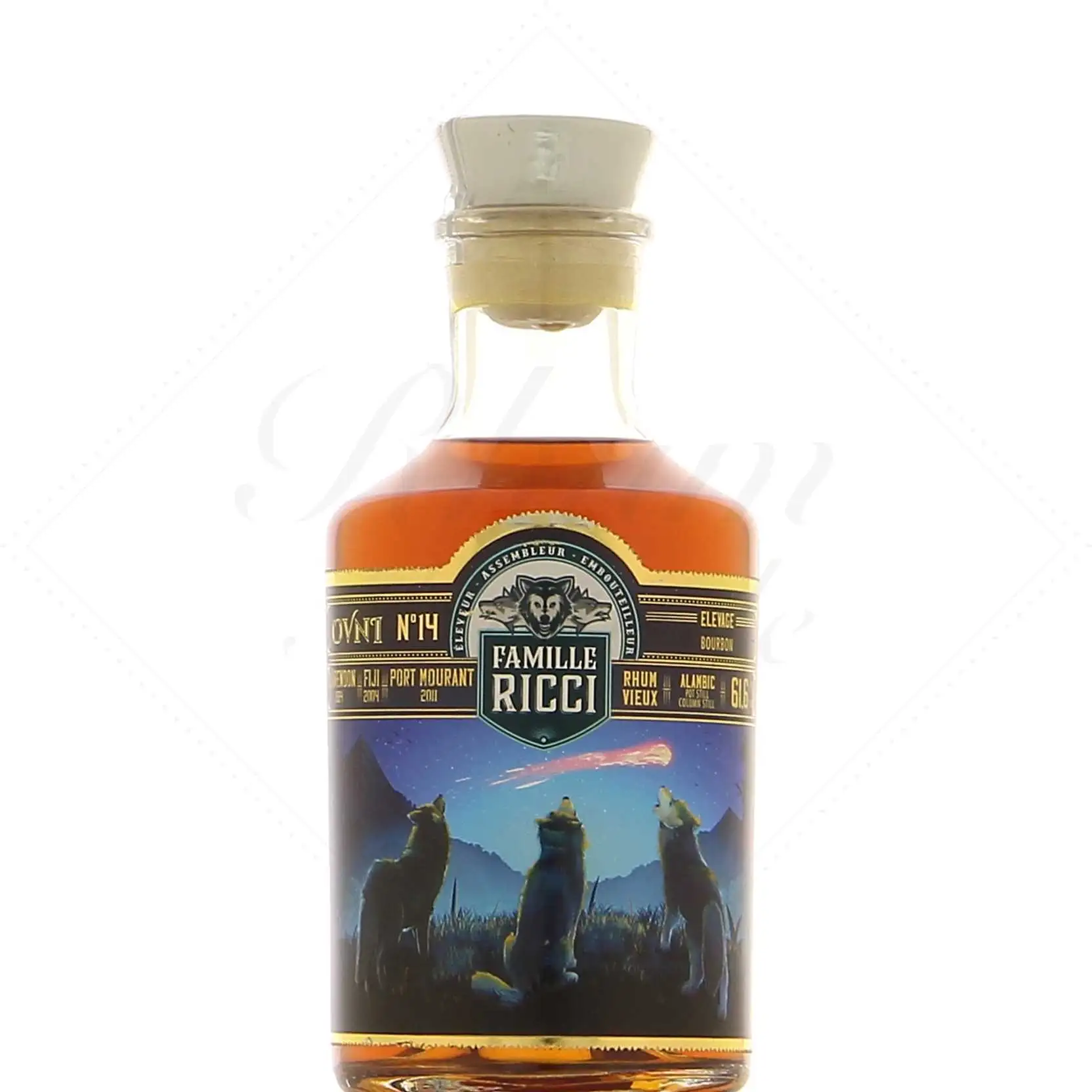Image of the front of the bottle of the rumOVNI 14