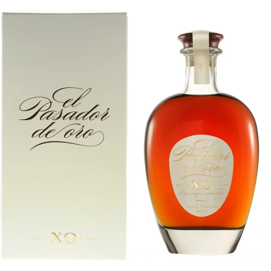 Image of the front of the bottle of the rum El Pasador XO