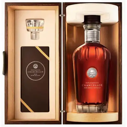 Bottle of Diplomático Chancellor (Ron Extra Antiguo)