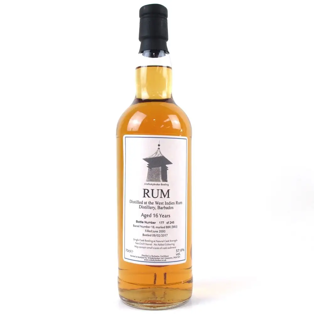 Image of the front of the bottle of the rum 2000