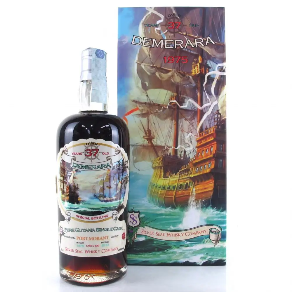 Image of the front of the bottle of the rum Demerara