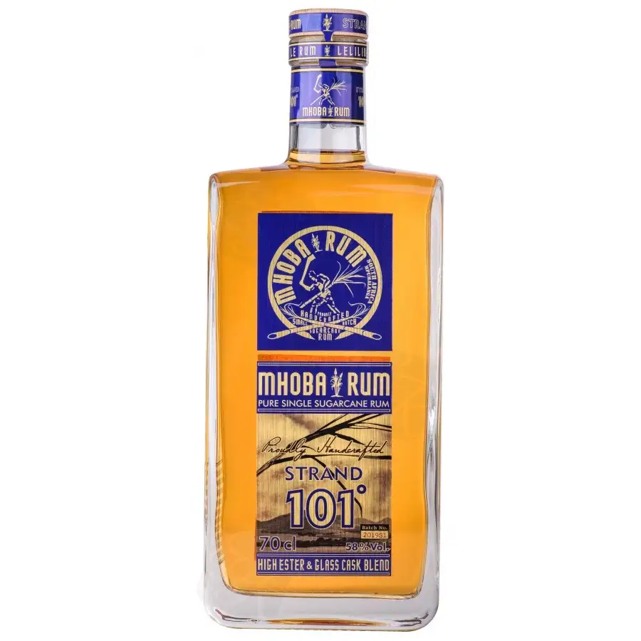 Image of the front of the bottle of the rum Strand 101