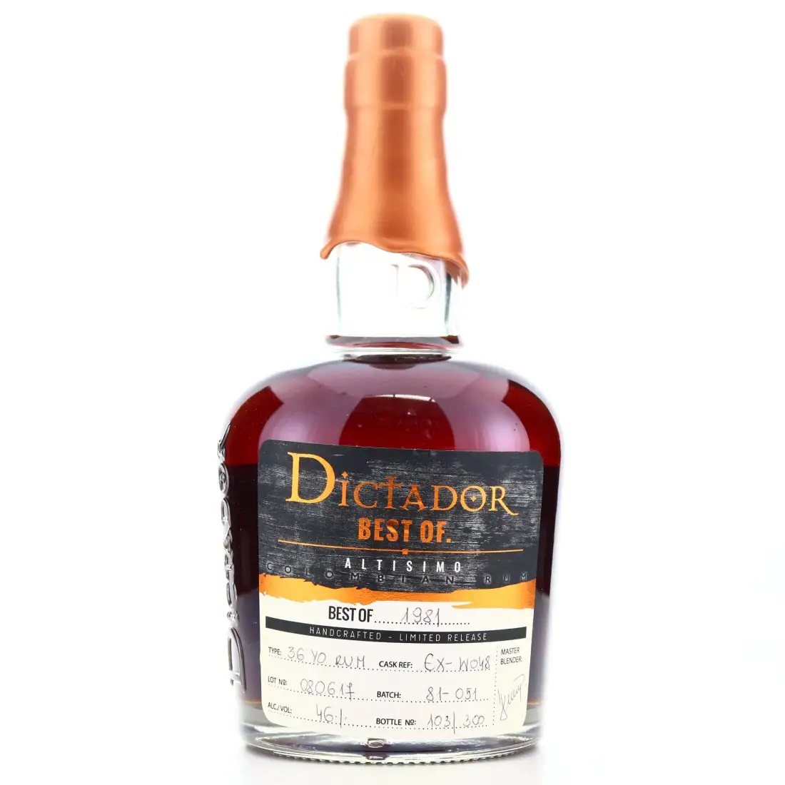 Image of the front of the bottle of the rum Dictador Best Of