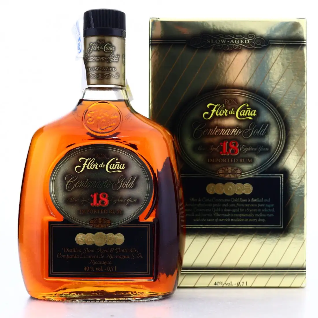 Image of the front of the bottle of the rum Flor de Caña Centenario Gold