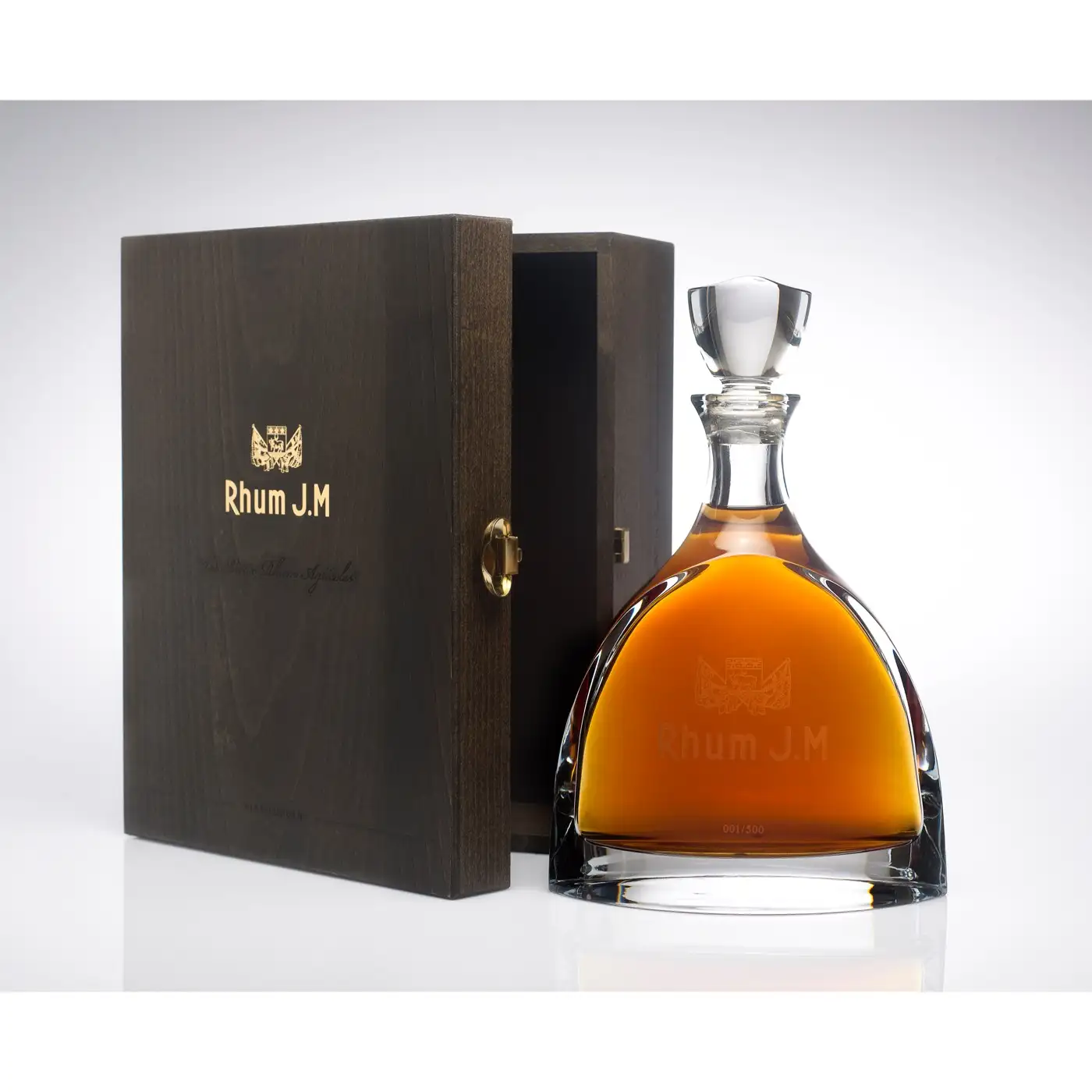 Image of the front of the bottle of the rum Carafe Cristal