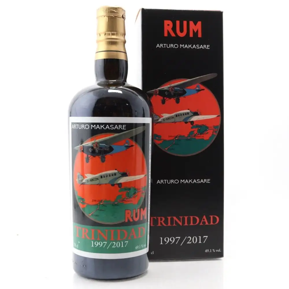 Image of the front of the bottle of the rum Arturo Makasare