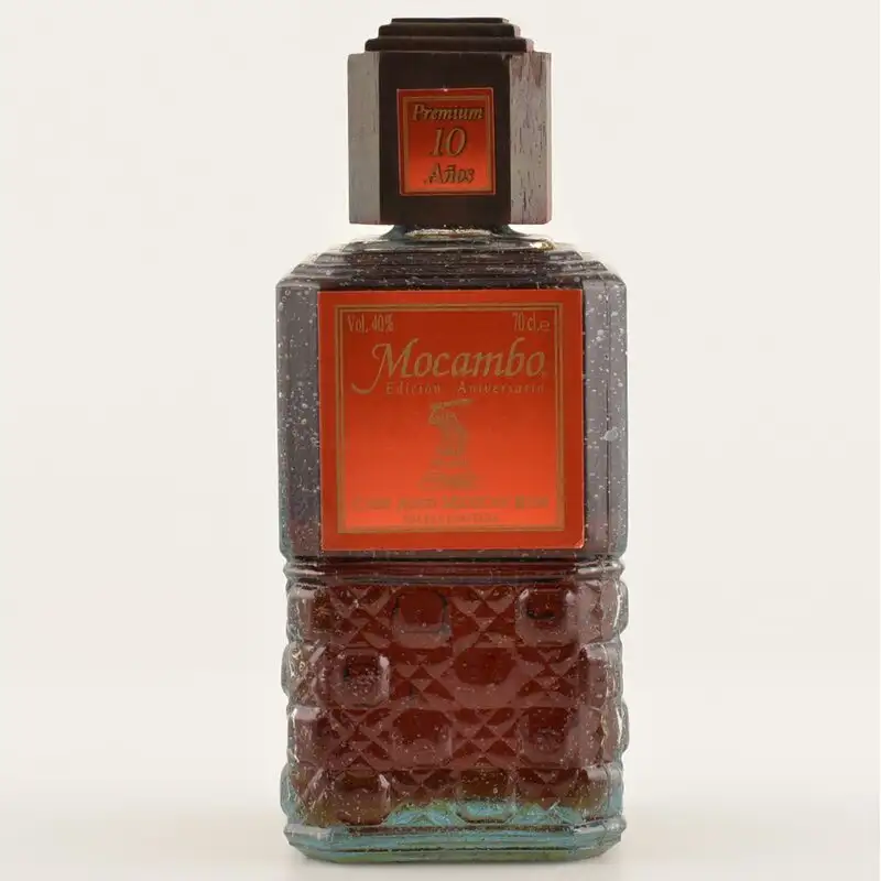 Image of the front of the bottle of the rumMocambo 10 Years