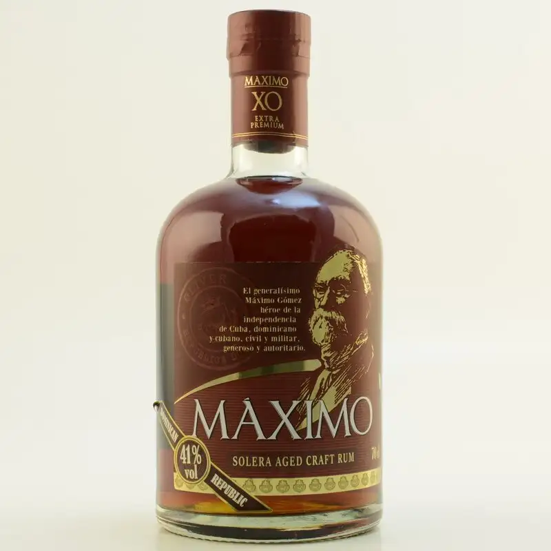 Image of the front of the bottle of the rum Maximo XO