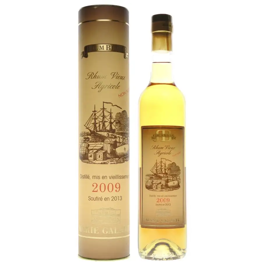 Image of the front of the bottle of the rum2009
