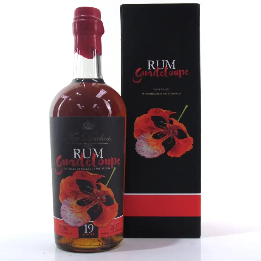 Image of the front of the bottle of the rum Guadeloupe
