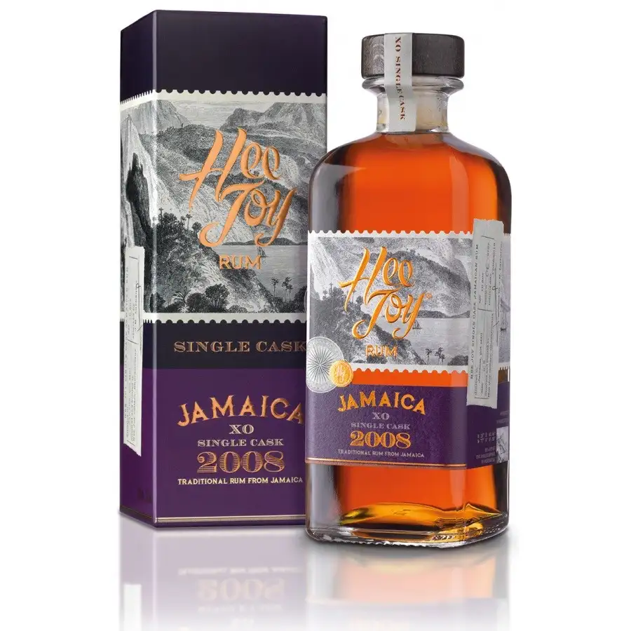 Image of the front of the bottle of the rum Hee Joy XO