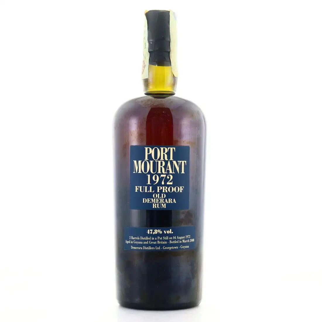 Image of the front of the bottle of the rum PM