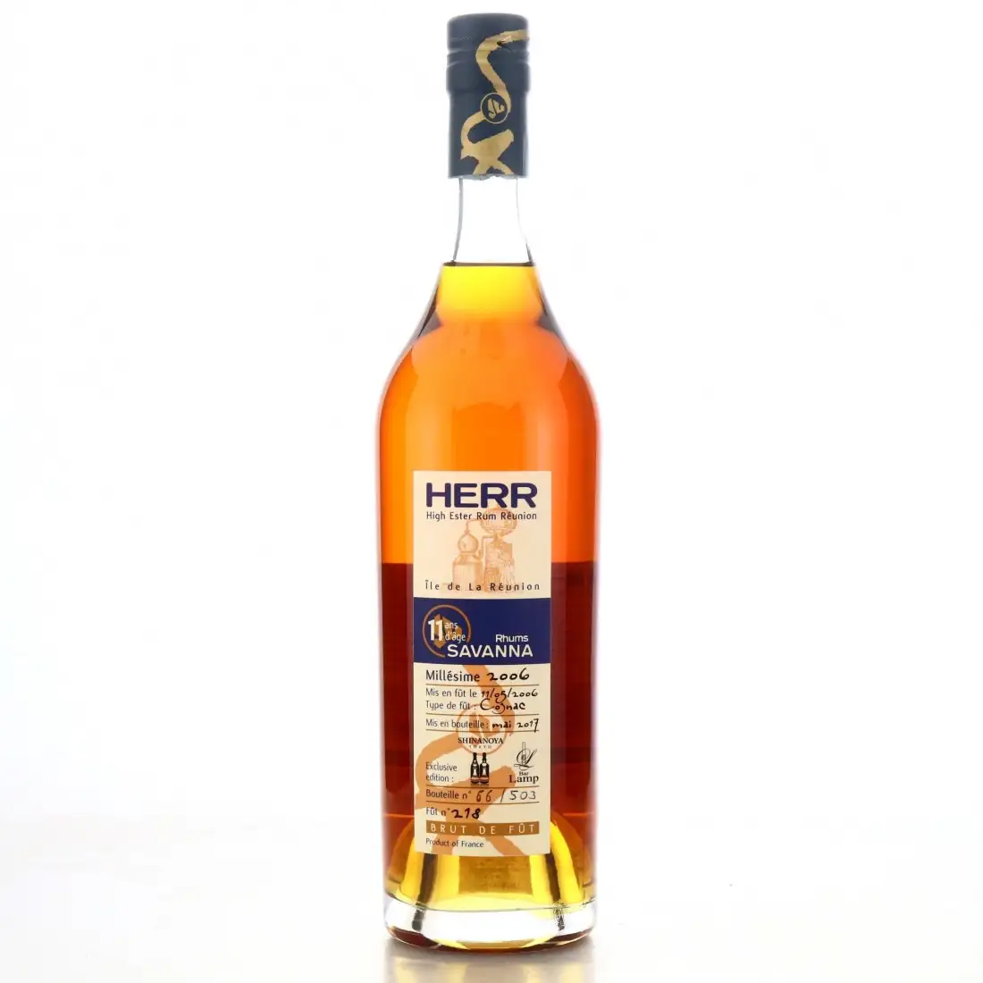 Image of the front of the bottle of the rum HERR Bottled for Shinanoya & Bar Lamp HERR