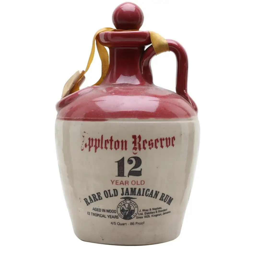 Image of the front of the bottle of the rum Appleton Reserve Rare Old Jamaican Rum (Ceramic)
