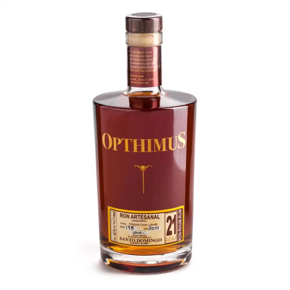 Image of the front of the bottle of the rum Opthimus 21 Años