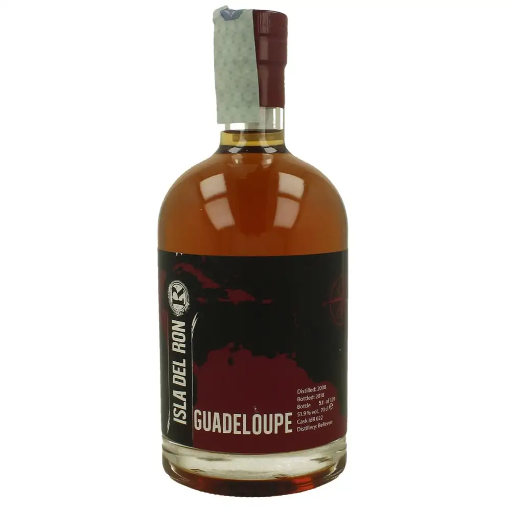 Image of the front of the bottle of the rum 2008