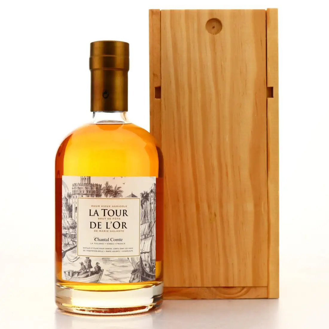 Image of the front of the bottle of the rum La Tour De L‘Or