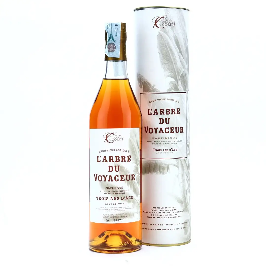 Image of the front of the bottle of the rum L‘Arbre Du Voyageur