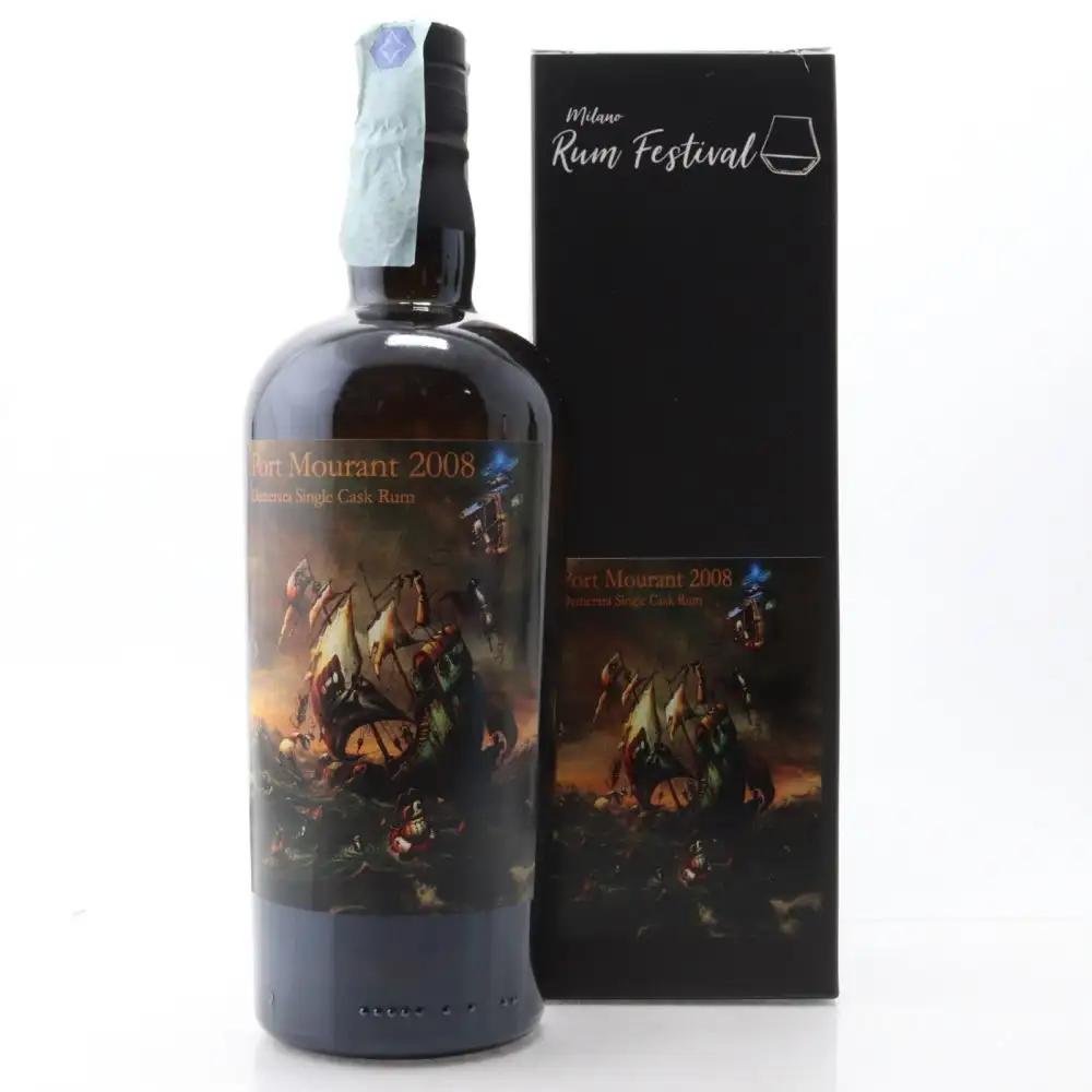 Image of the front of the bottle of the rum 2008