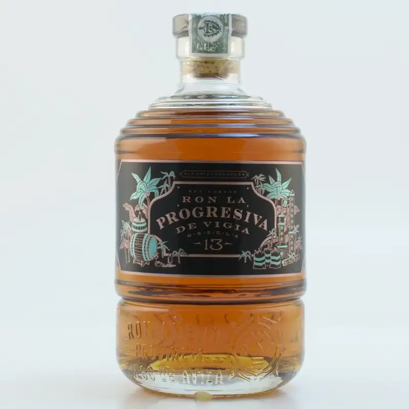 Image of the front of the bottle of the rum Ron La Progresiva de Vigia Mezcla 13