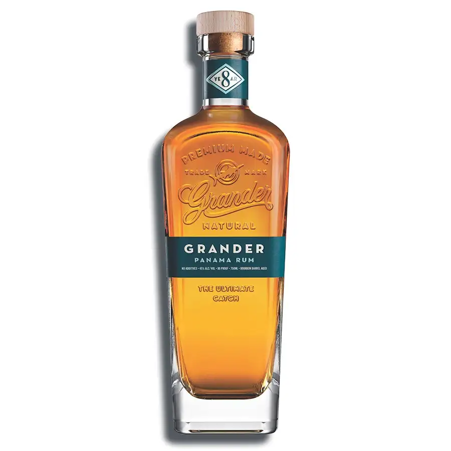 Image of the front of the bottle of the rum Grander 8 Year Old