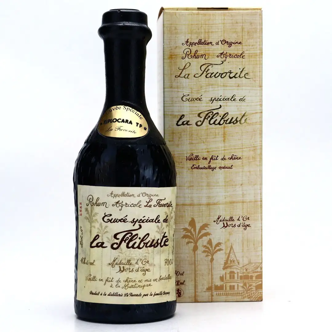 Image of the front of the bottle of the rum La Flibuste