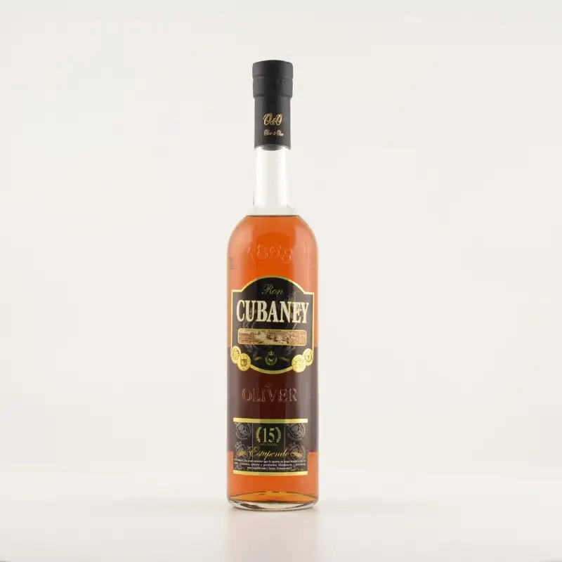 Image of the front of the bottle of the rum Cubaney Estupendo