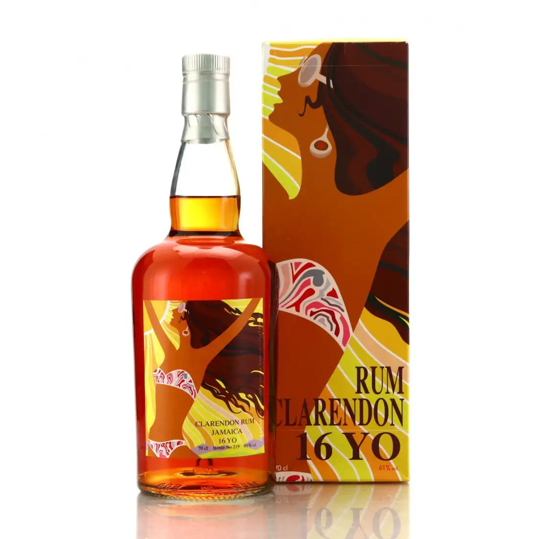 Image of the front of the bottle of the rum Clarendon MMW