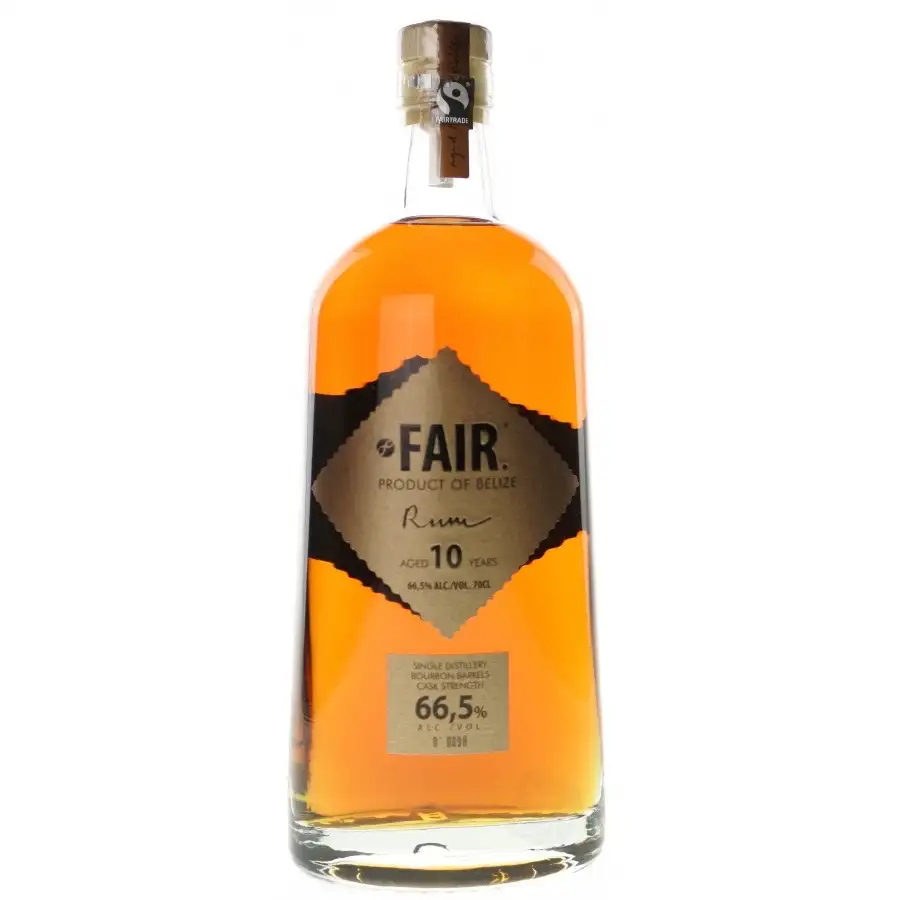 Image of the front of the bottle of the rumBelize