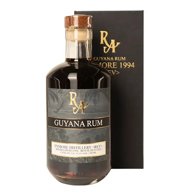 Image of the front of the bottle of the rum Rum Artesanal Guyana Rum REV